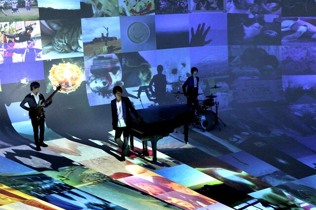 「夢じゃないこの世界」のPVのワンシーン。