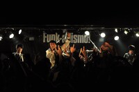 6月12日の「Funk-a-lismo! vol.8」千葉・千葉LOOK公演の模様。