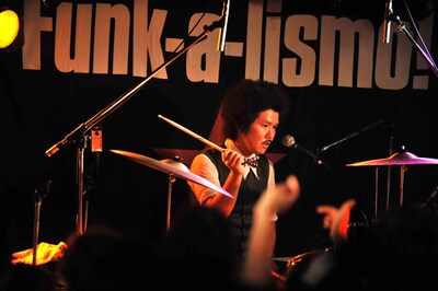 オカモト“MOBY”タクヤ（Dr）