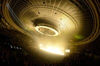 ONE OK ROCKの愛知・日本ガイシホール公演の模様。