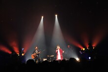 「吉田山田 7thシングル『ごめん、やっぱ好きなんだ。』リリースツアー」赤坂BLITZ公演の様子。