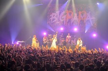 6月16日に東京・TOKYO DOME CITY HALLで開催された「BIGMAMA Tour 2013 “ライブ・イズ・ミルフィーユ”追加公演‐父の日だけにBIGPAPA‐」の模様。（撮影：高田梓）