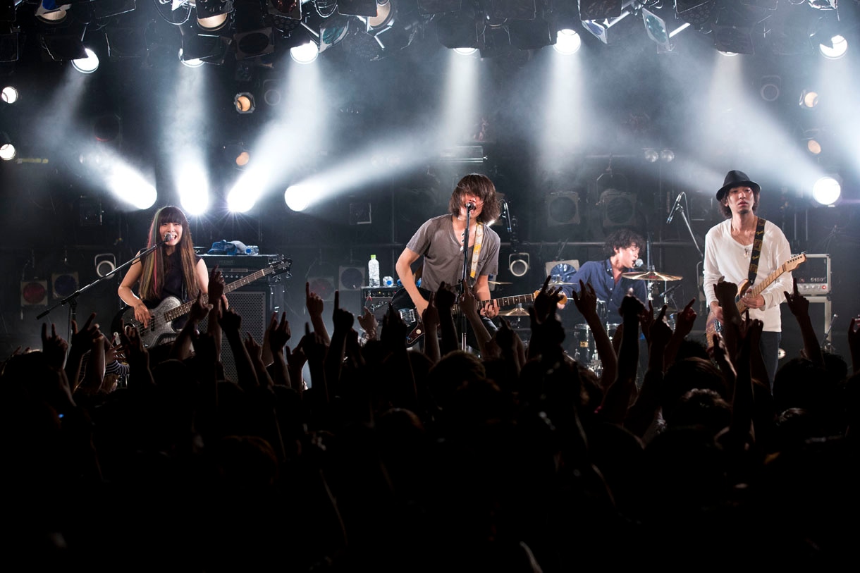 「HaKU“wonderland”Release Tour 2013」渋谷CLUB QUATTRO公演の様子。