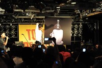 6月15日に東京・タワーレコード渋谷店B1F CUTUP STUDIOで行われたミニライブの模様。