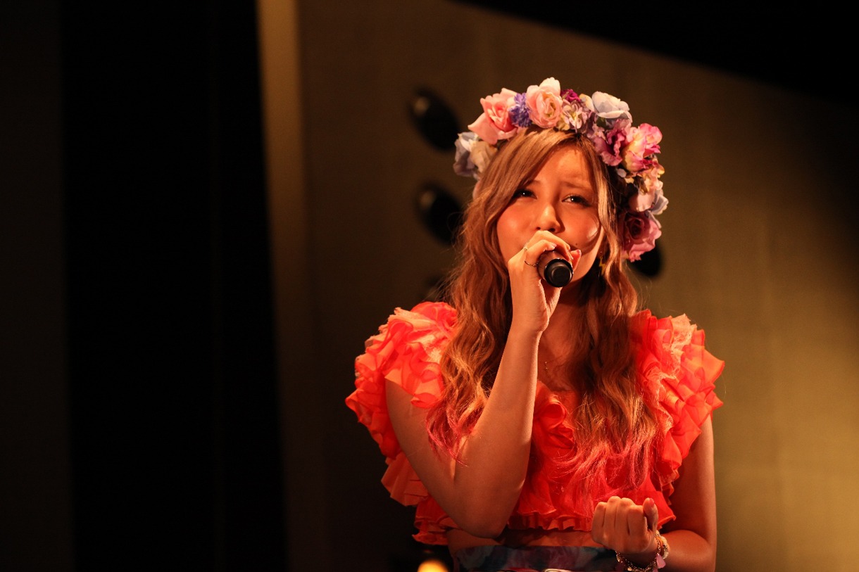 河西智美（写真はシングル「Mine」発売記念イベントの様子）