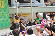 チームしゃちほこ「World Premium Japan Tour 2013 @千里セルシー」の様子。