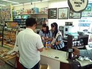 しもんchuの1日店長の様子。