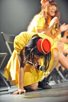 録音した自分の歌声に笑い転げる森詩織。