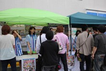 アップアップガールズ（仮）の1日店長の様子。