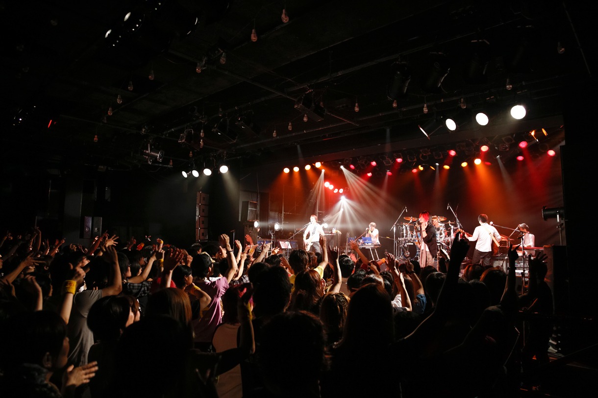 きただにひろし（写真は2012年9月「KITADANI HIROSHI LIVE "Real"」より）