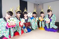 かるたが1枚も取れなかった伊藤千由李（右から2番目）。