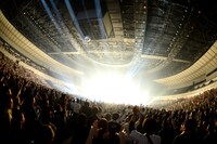 THE BAWDIES「1-2-3 TOUR 2013」横浜アリーナ公演の様子。