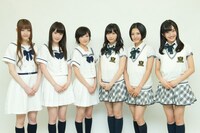 左から松村沙友理、高山一実、生駒里奈（以上乃木坂46）、指原莉乃、兒玉遥、田島芽瑠（以上HKT48）。