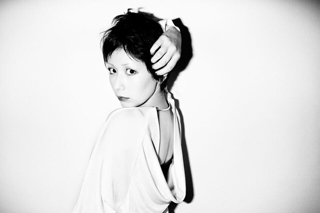 木村カエラの新たなアーティスト写真。