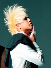 「Co'piryma Christi」として「華麗なる激情」に出演するYUKKE（ムック）。