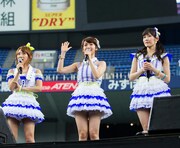 高橋みなみ、大島優子、渡部麻友(左から) (c)AKS