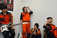 終演後にくつろぐDISH//。