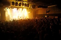 6月22日に行われた「Space Frontier Foundation Tour」HEAVEN'S ROCKさいたま新都心VJ-3公演の様子。（撮影：上飯坂一）