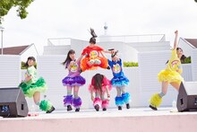 チームしゃちほこ「World Premium Japan Tour 2013 ＠名古屋港」の様子。