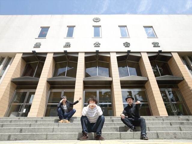 LOST IN TIME。後ろは豊島公会堂。