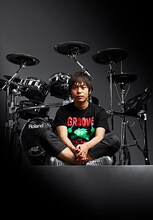 ピエール中野とVドラム。