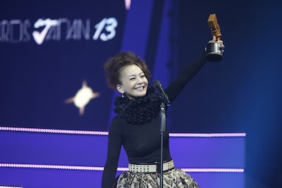 プレゼンターとして登場した華原朋美。