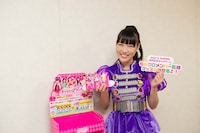 ロッテ本社訪問中の高城れに。