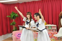 松村沙友理、中田花奈（左から）