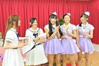 「生のアイドルが好き」番組配信中の様子。