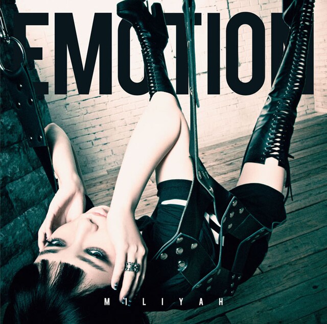 加藤ミリヤ「EMOTION」初回限定盤ジャケット