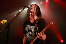 須藤寿（Vo, G）