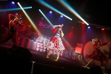 きゃりーぱみゅぱみゅのミニライブの模様。