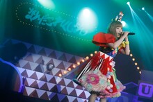 きゃりーぱみゅぱみゅのミニライブの模様。