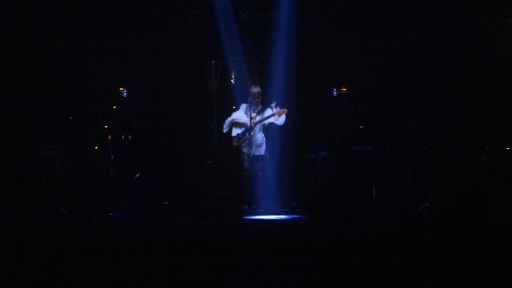 CM「au PERFECT SYNC. / REAL」編30秒バージョンのワンシーン。