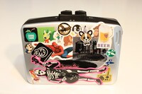 「Illuminations, Satellite Heart / Chill Sounds Series Volume 1」携帯カセットプレイヤー付き仕様