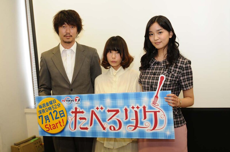 「たべるダケ」会見のフォトセッション。