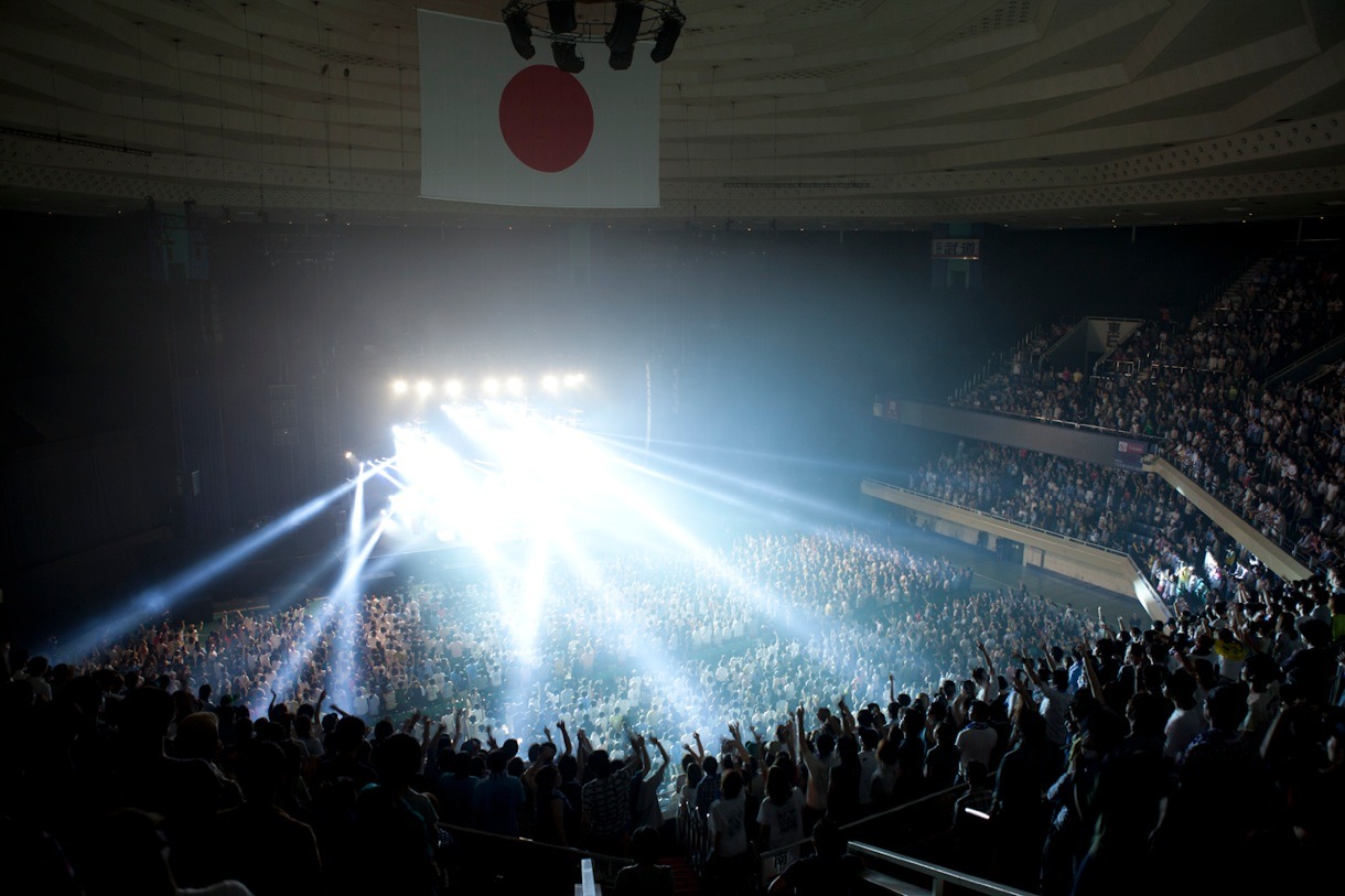 SPECIAL OTHERS「武道館ワンマンライブ～SPE SUMMIT 2013～」の様子。（撮影：KAZUHARU IGARASHI）