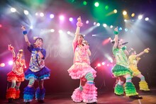 写真は6月30日の名古屋公演第2部ライブコーナーより。