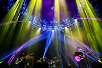 6月28日に東京・日本武道館にて行われた「凛として時雨TOUR 2013 "Dear Perfect" ONEMAN LIVE at 日本武道館 ～10th Tornado Anniversary～」の様子。