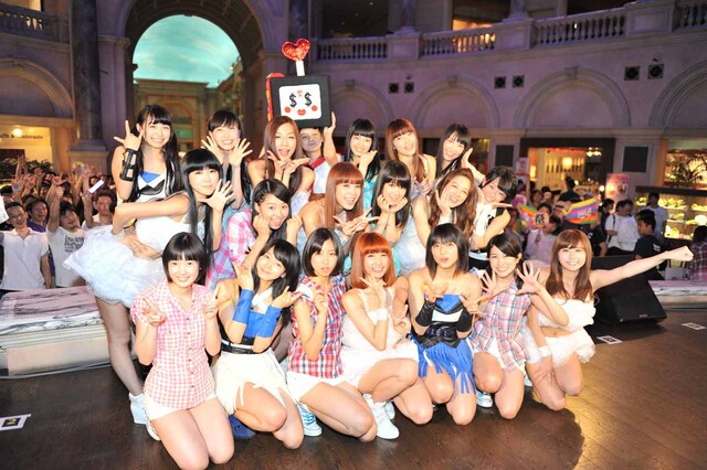 「ぽにきゃん！アイドル倶楽部」のイベントに参加したウェザーガールズ、さんみゅ～、ベイビーレイズの3組。