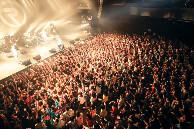 6月27日に東京・SHIBUYA-AXで行われた「ORANGE RANGE SHOWCASE LIVE at SHIBUYA-AX ～New Album『spark』視聴会～」の様子。