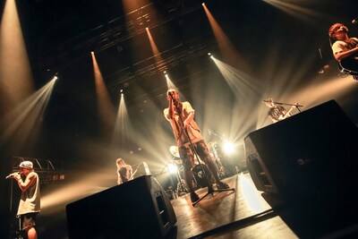 6月27日に東京・SHIBUYA-AXで行われた「ORANGE RANGE SHOWCASE LIVE at SHIBUYA-AX ～New Album『spark』視聴会～」の様子。