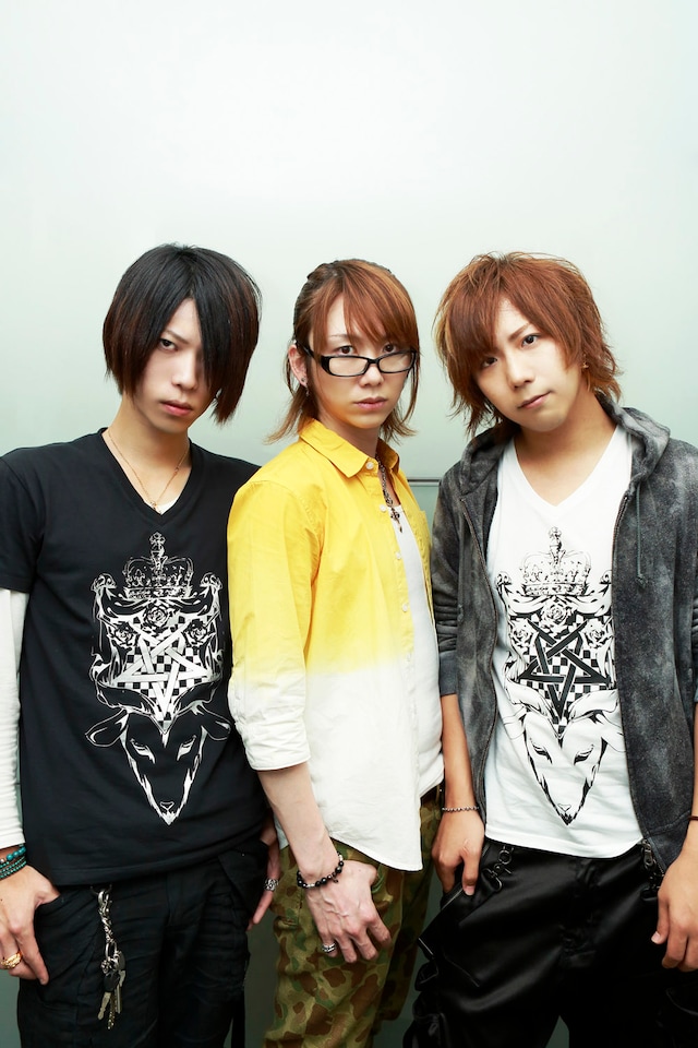 √5（写真左からみーちゃん、ぽこた、けったろ）