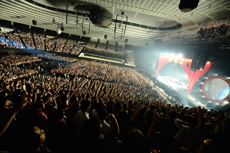 THE BAWDIES「1-2-3 TOUR 2013」大阪城ホール公演の様子。(撮影:橋本塁)