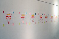 多田玲子（Kiiiiiii）のイラスト原画。（撮影：後藤武浩）