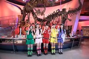 「WALKING WITH DINOSAURS」日本公演の会場で上映される特別映像を収録中のももいろクローバーZ。