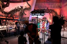「WALKING WITH DINOSAURS」日本公演の会場で上映される特別映像を収録中のももいろクローバーZ。