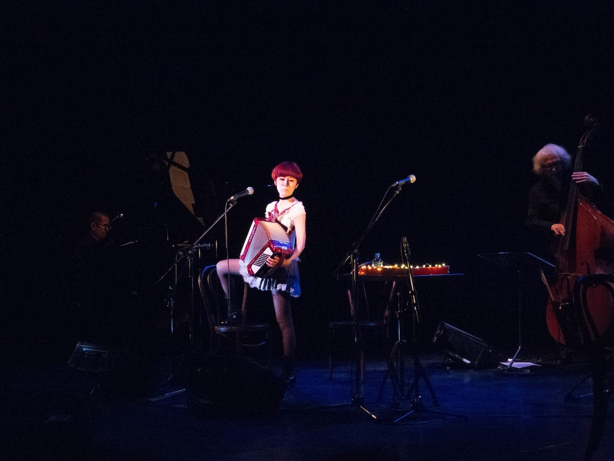 「Madame Crooner」発売記念コンサートの様子。
