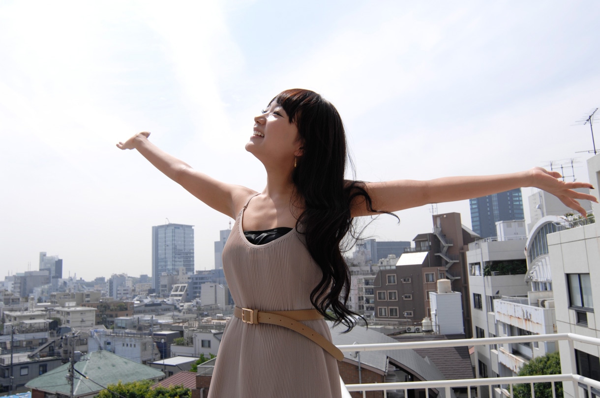 今週の人気の画像2位は「デビュー10周年の林明日香、石井慧と入籍」より、林明日香。