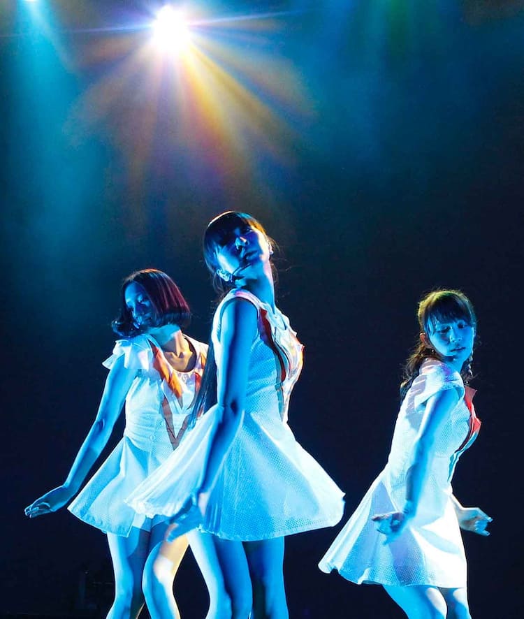Perfume初のヨーロッパツアー とdvdで今秋発売 音楽ナタリー Perfume初のヨーロッパツアー とdvdで今秋発売 音楽ナタリー